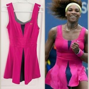 NIKE Serena Williams pleated Tennis Dress w Bra pink small